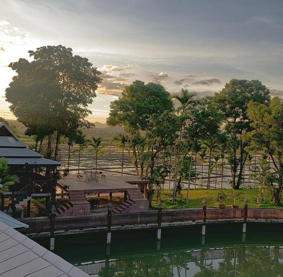 מאה רים Bantunglom Resort מראה חיצוני תמונה
